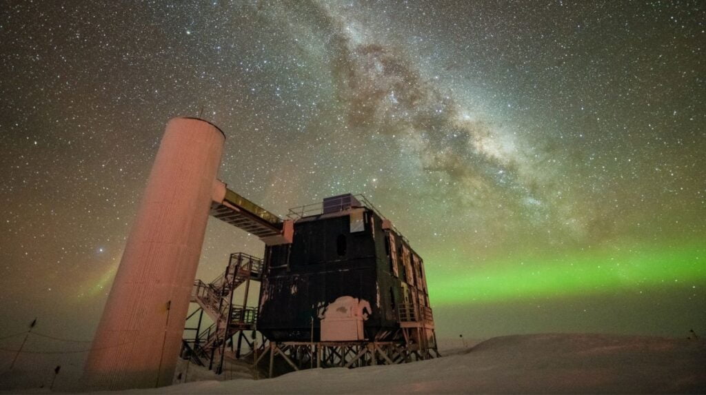 Scientists discover 'small objects' that exit our Milky Way galaxy in massive discovery (video)